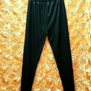 2/$40 💕💕Black Shiny Leggings NWOT